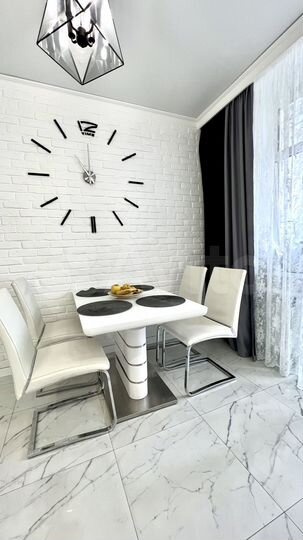 3-к. квартира, 81 м², 2/18 эт.