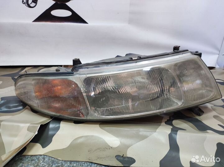 Фара Toyota Estima Emina