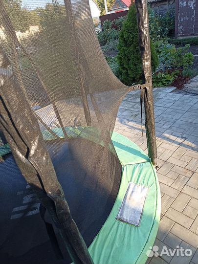 Батут с защитной сеткой