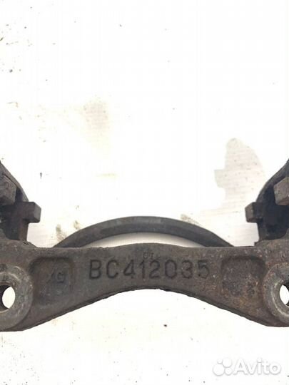 Скоба суппорта передняя Ssangyong Kyron 2 G23D