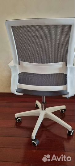 Компьютерное кресло Norden Бит LB белый пластик