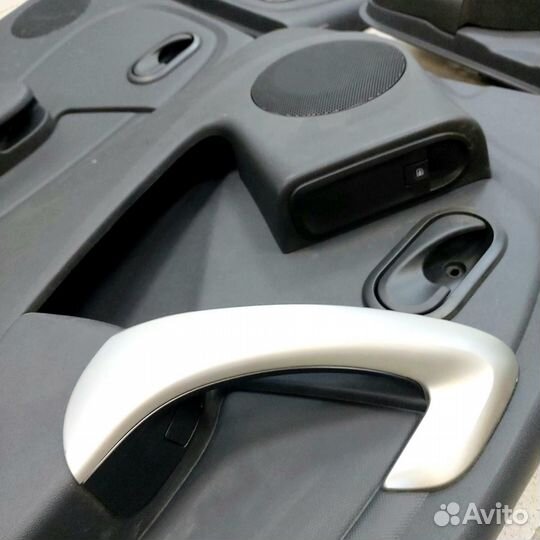 Дверные карты Ларгус Люкс в сборе