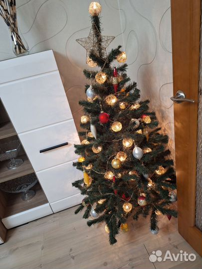 Искусственная новогодняя елка
