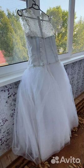 Свадебное платье