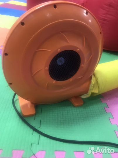 Батут налувной, мега горка