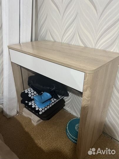 Туалетный столик с подсветкой