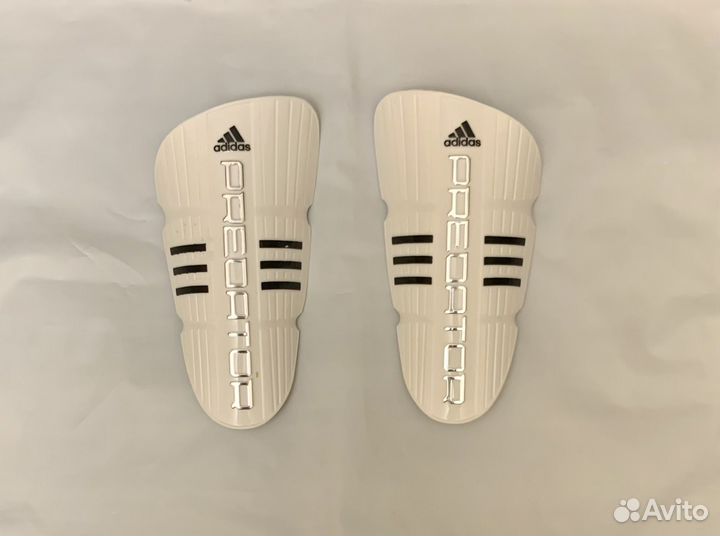 Детские футбольные щитки Adidas Predator