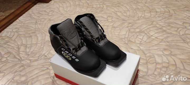 Лыжные ботинки