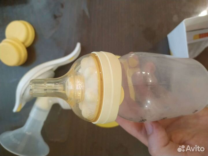 Молокоотсос ручной Medela