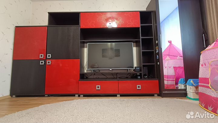 Стенка в гостиную