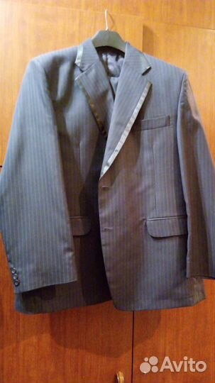 Продам костюмы 52-54 рост 170 Тайланд.Вьетнам