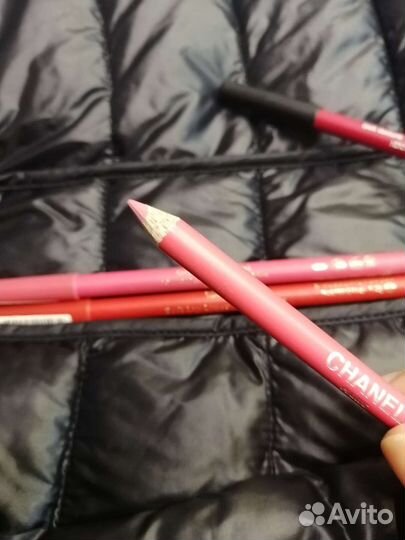 Контурные карандаши для губ с витамином Е