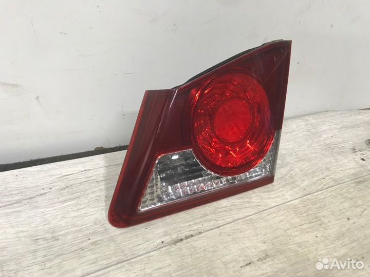 Фонарь внутренний правый Honda Civic 4D 2007
