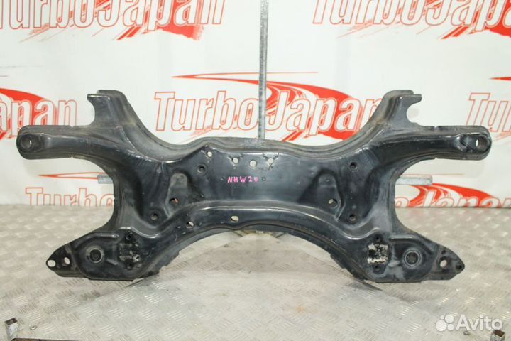 Подрамник передний Toyota Prius 20 W20 NHW20