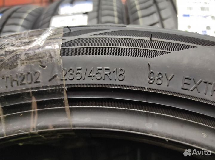 Triangle EffeXSport TH202 235/45 R18 98Y