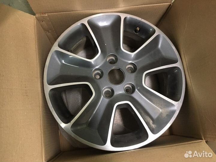 Диск литой Renault Duster R16