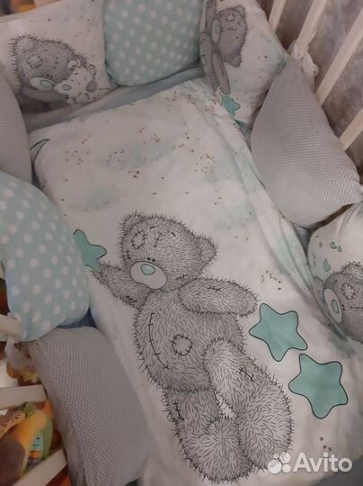 Бортики в детскую кроватку с одеялом