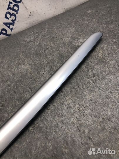 Пер прав молдинг двери W164