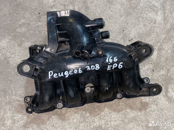 Коллектор впускной Peugeot 308 1.6л EP6