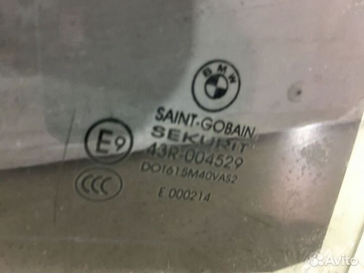 Стекло задней правой двери