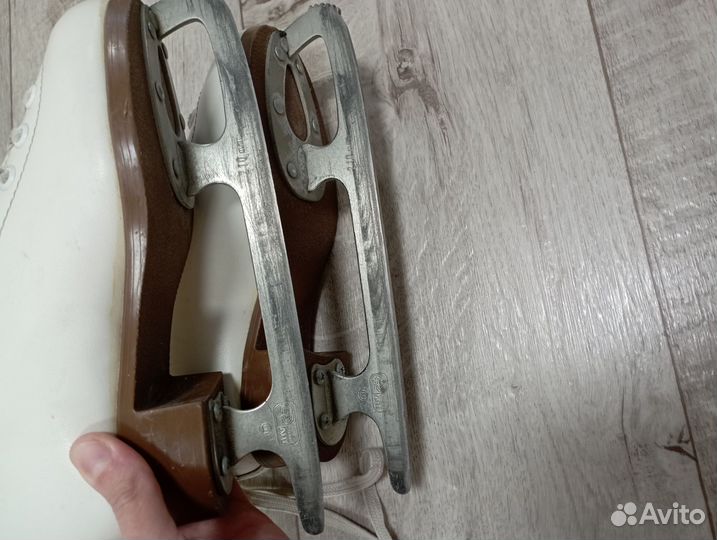 Коньки 21,5см