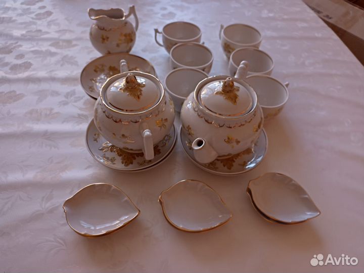 Фарфоровый чайный сервиз