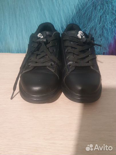 Кроссовки для девочки