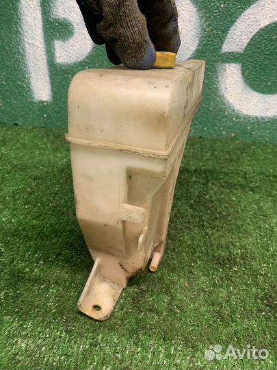 Расширительный бачок Nissan Xtrail