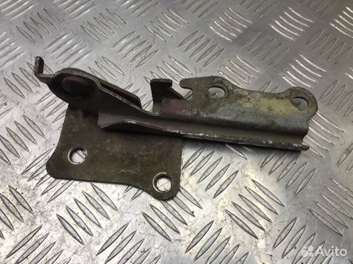 Петля капота правая Kia Shuma лифтбек 1.5 2000