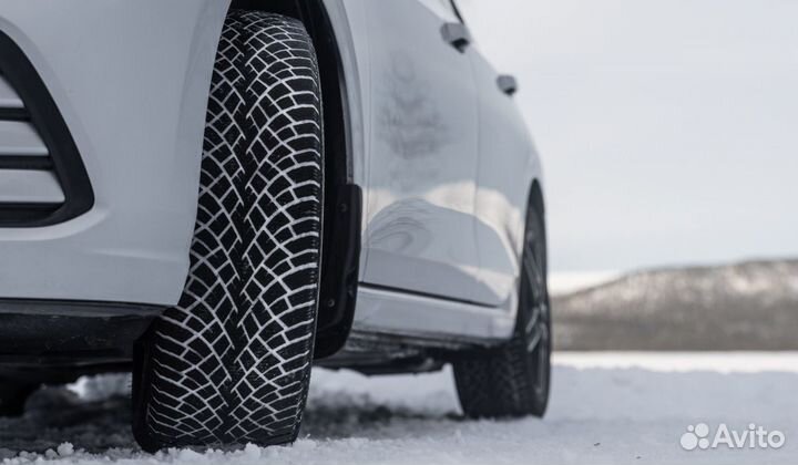 Nokian Tyres Hakkapeliitta R5 SUV 215/70 R16 100R