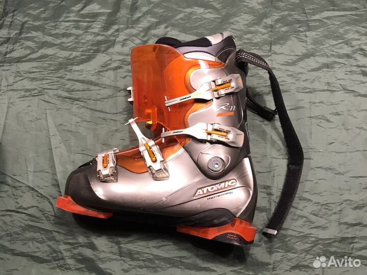 Горнолыжные ботинки atomic 41-42 р