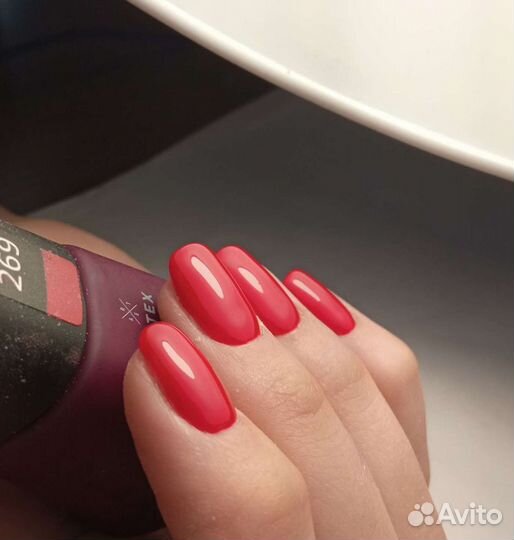 Маникюр с покрытием гель-лаком