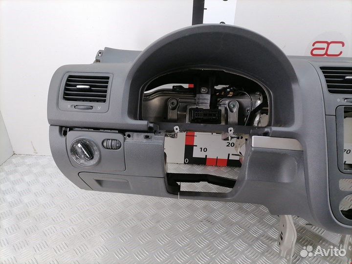 Торпедо (панель передняя) для Volkswagen Golf 5