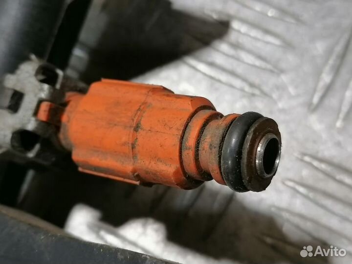 Форсунка двигателя Peugeot 307 2001 2008