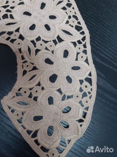 Воротник с вышивкой