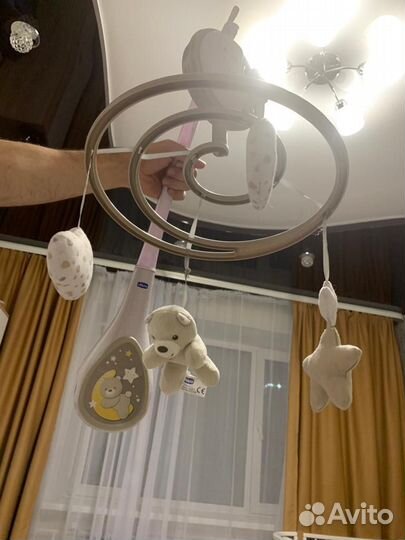 Мобиль в кроватку chicco