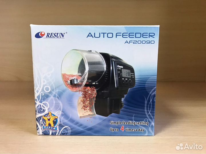 Автоматическая кормушка для рыб Resun