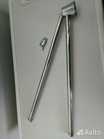 Вешалка в ванную новая