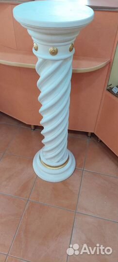 Подставка интерьерная