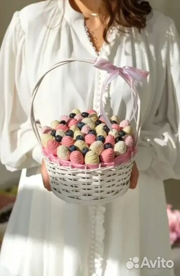 Корзины с клубникой в шоколаде