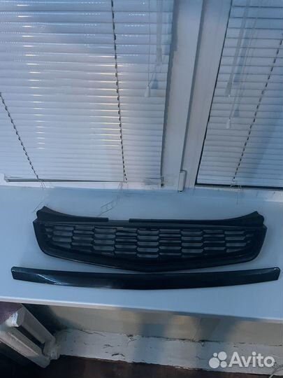 Решетка радиатора без значка приора 2