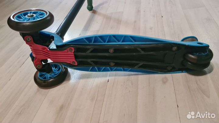 Самокат детский со светящимися колесами