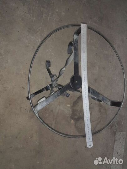 Подставка для клетки попугая