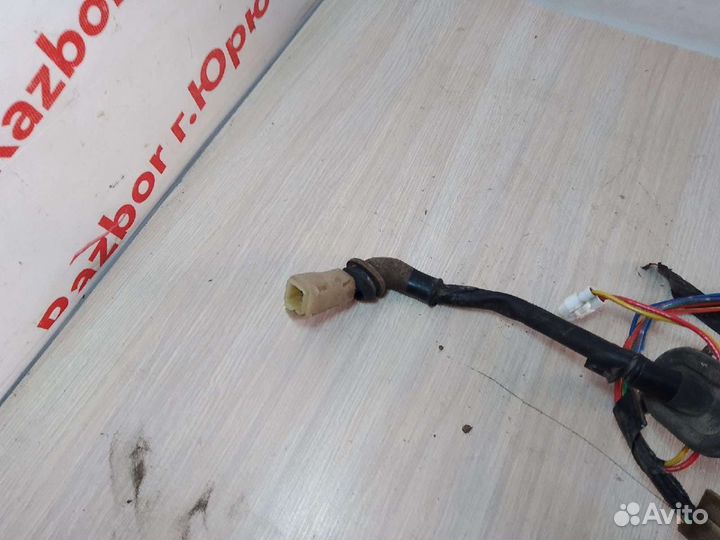 Проводка задней двери Suzuki Grand Vitara 98-05