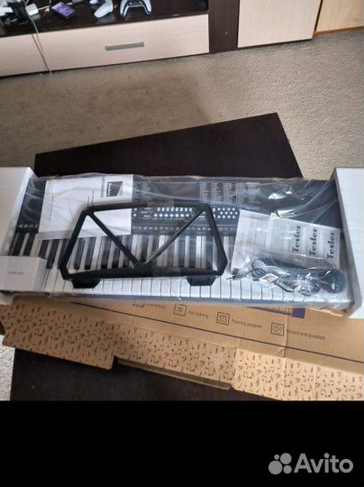 Синтезатор tesler KB-6150