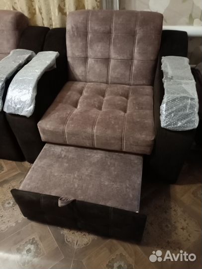 Диван угловой с креслом и пуфиком новый