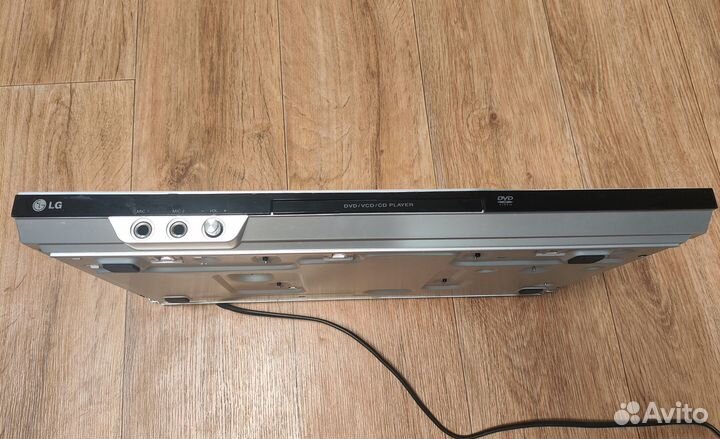 DVD-плеер LG DK-699X