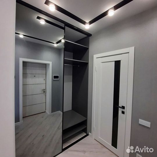 Шкаф купе с зеркалом