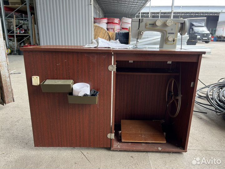 Продается швейная машина подольск 142