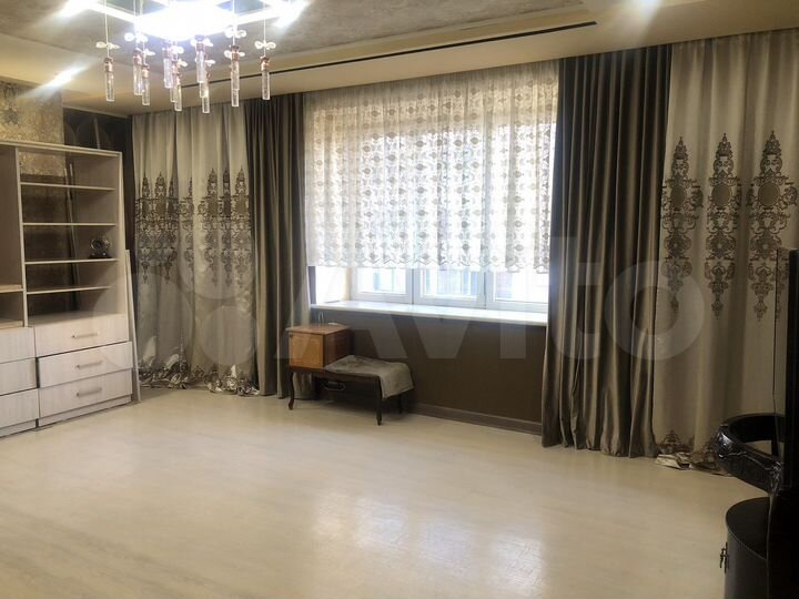 4-к. квартира, 148 м², 2/10 эт.